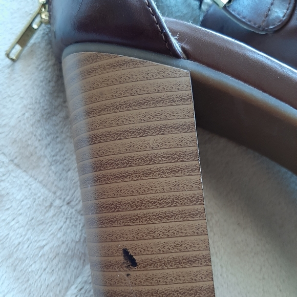 White Mountain - Gently used open toe brown shoes for women - Size: 8 - Picture 9 of 10